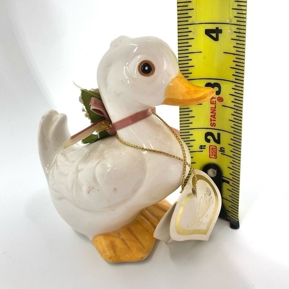 Vintage Lefton Duck Duckling Figurine Flower With Original Tag - Picture 6 of 7